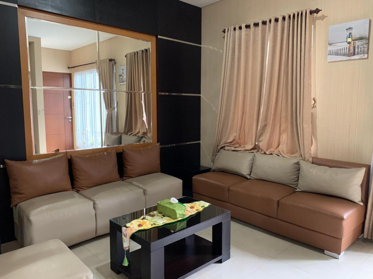 Platinum Setramurni Guest House Bandung 3Br Exteriör bild
