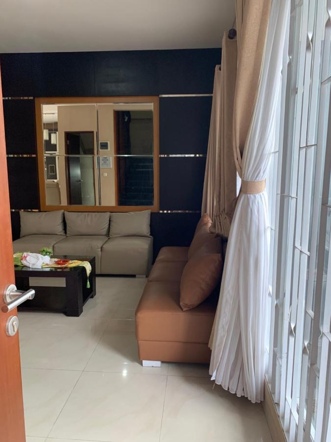 Platinum Setramurni Guest House Bandung 3Br Exteriör bild